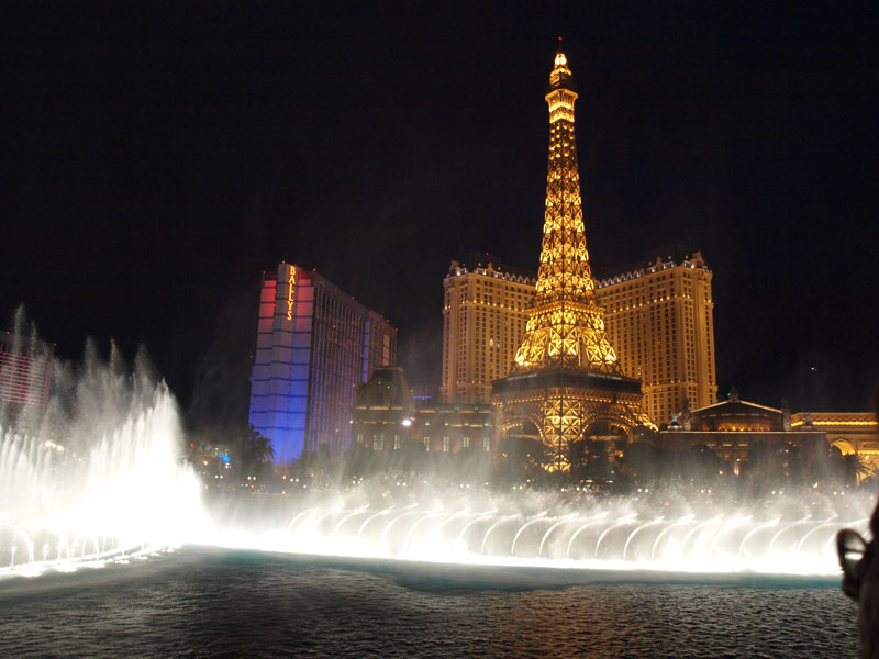 Hotel Paris in Las Vegas bei Nacht