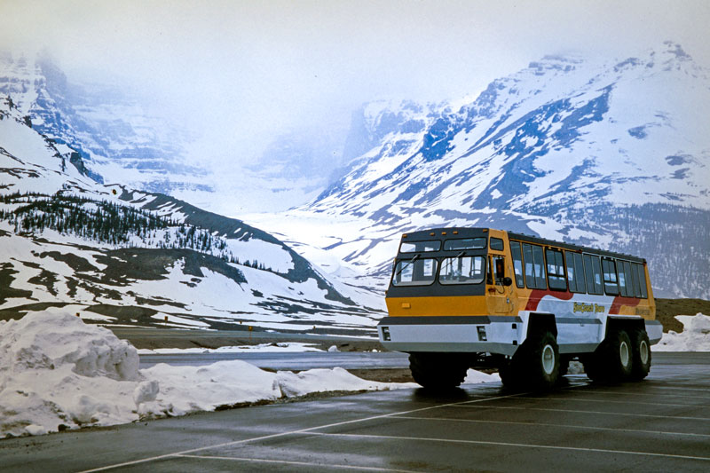 Columbia Icefield Snowmobil